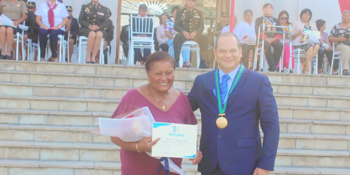 Ceremonia por conmemorarse el día de la Mujer