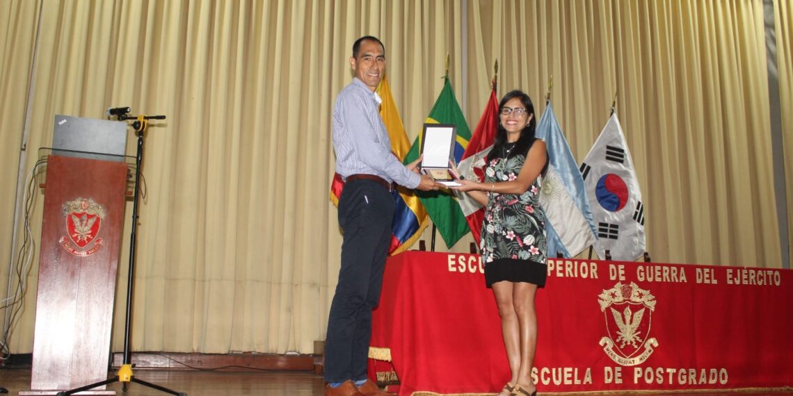 Conferencia sobre el “Pensamiento Creativo”