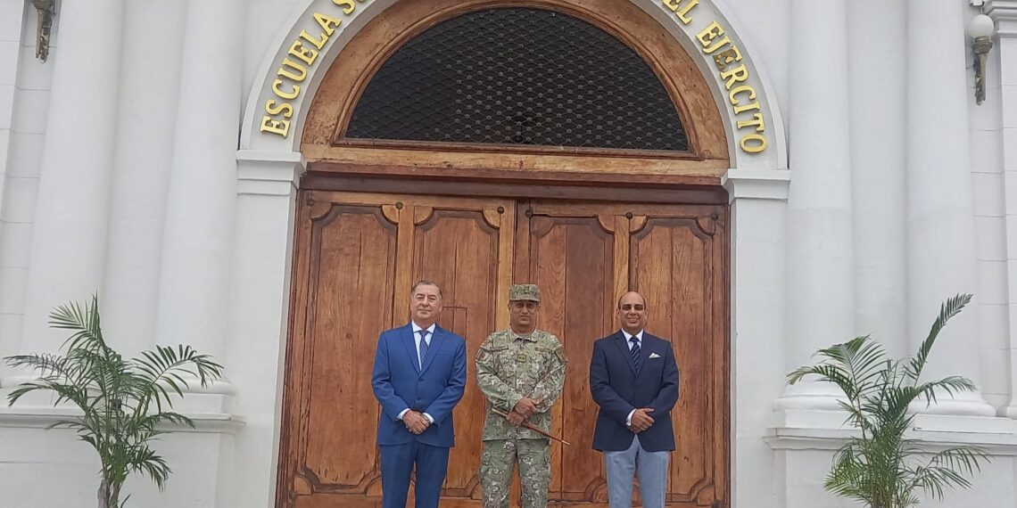 Ponencia magistral “Liderazgo estratégico en el ámbito político, militar y empresarial”