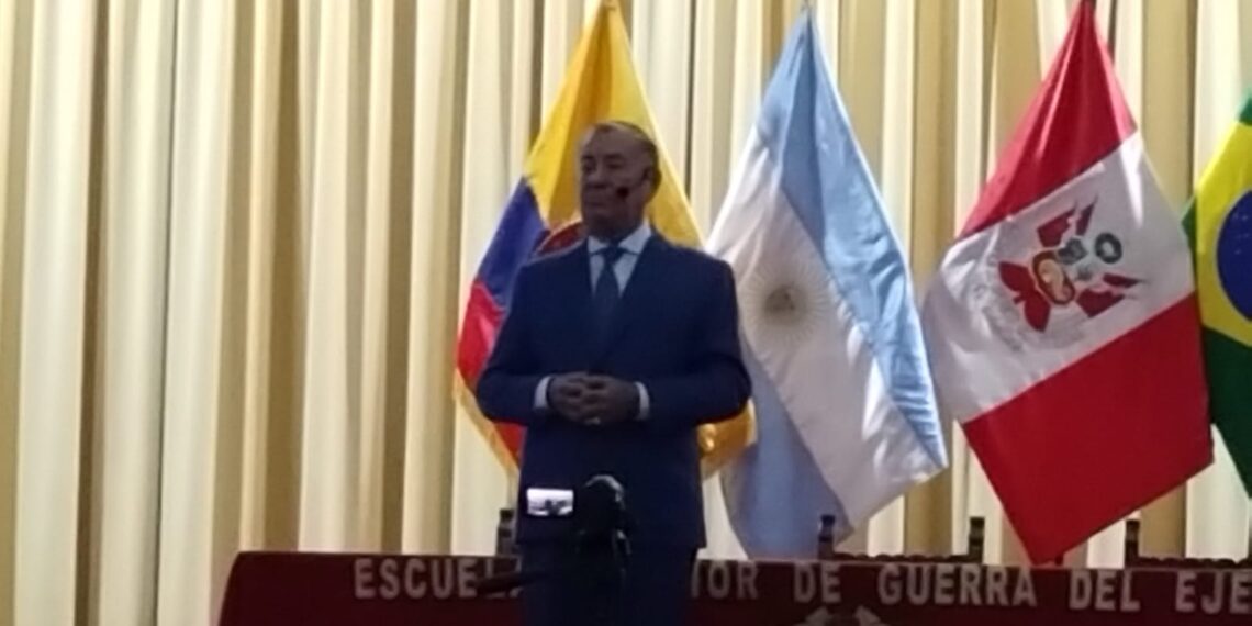 Ponencia magistral “Liderazgo estratégico en el ámbito político, militar y empresarial”