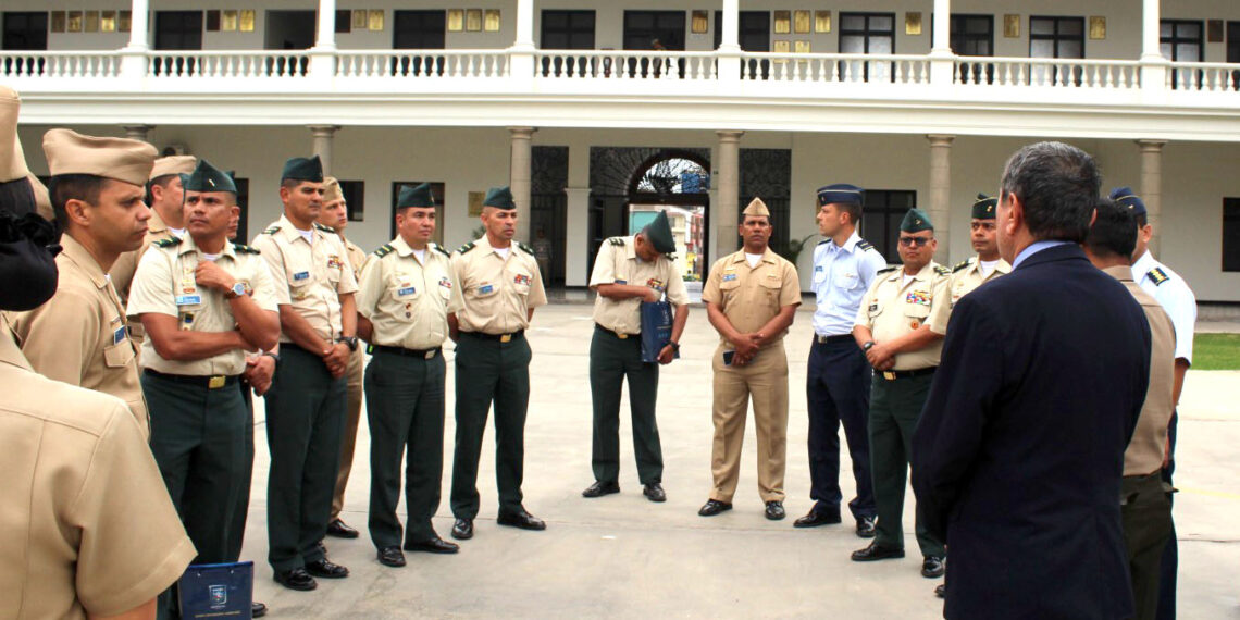 Visita de Oficiales del Ejército de Colombia