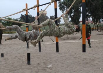 Segundo día de examen físico dirigido a los postulantes a la XIII MCCMM conducido por la ESGE-EPG