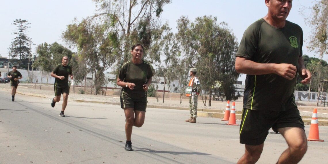 Postulantes a la XIII Maestría en Ciencias Militares rindieron examen de esfuerzo físico