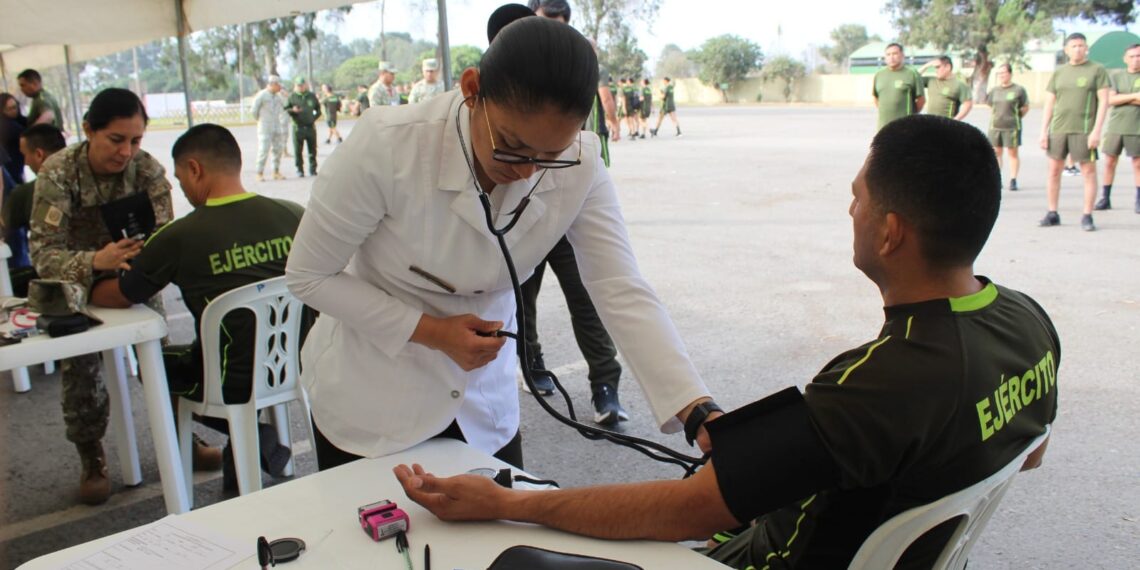 Postulantes a la XIII Maestría en Ciencias Militares rindieron examen de esfuerzo físico