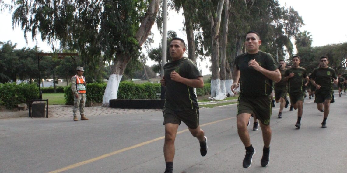Postulantes a la XIII Maestría en Ciencias Militares rindieron examen de esfuerzo físico