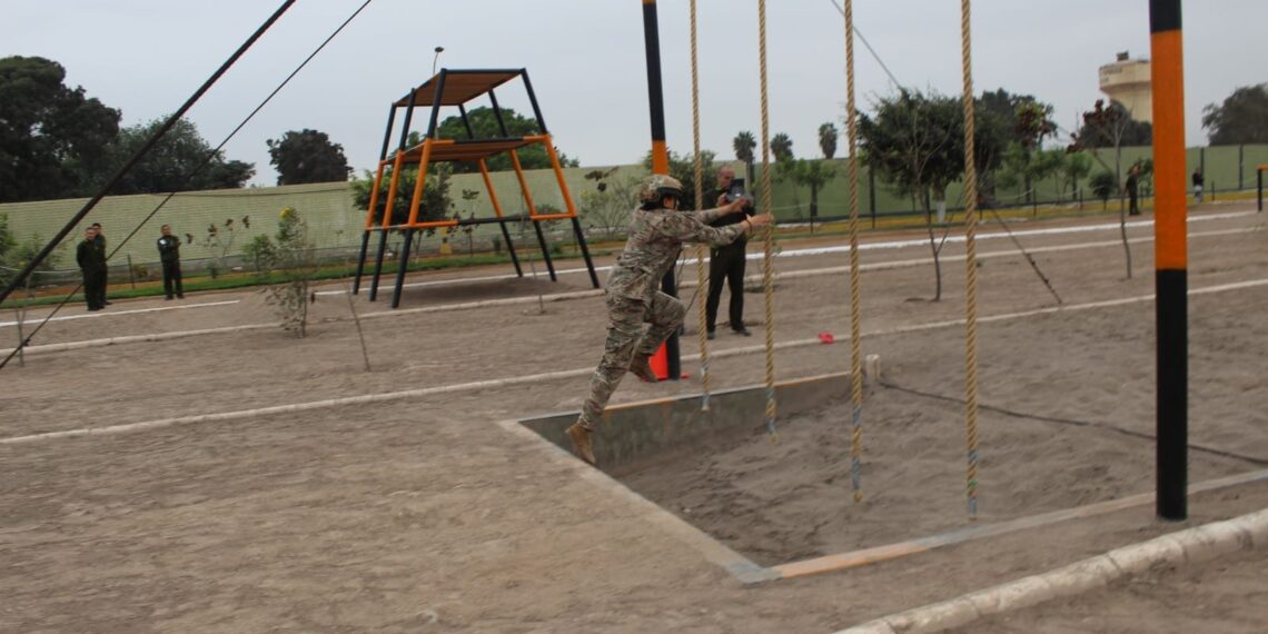Segundo día de examen físico dirigido a los postulantes a la XIII MCCMM conducido por la ESGE-EPG