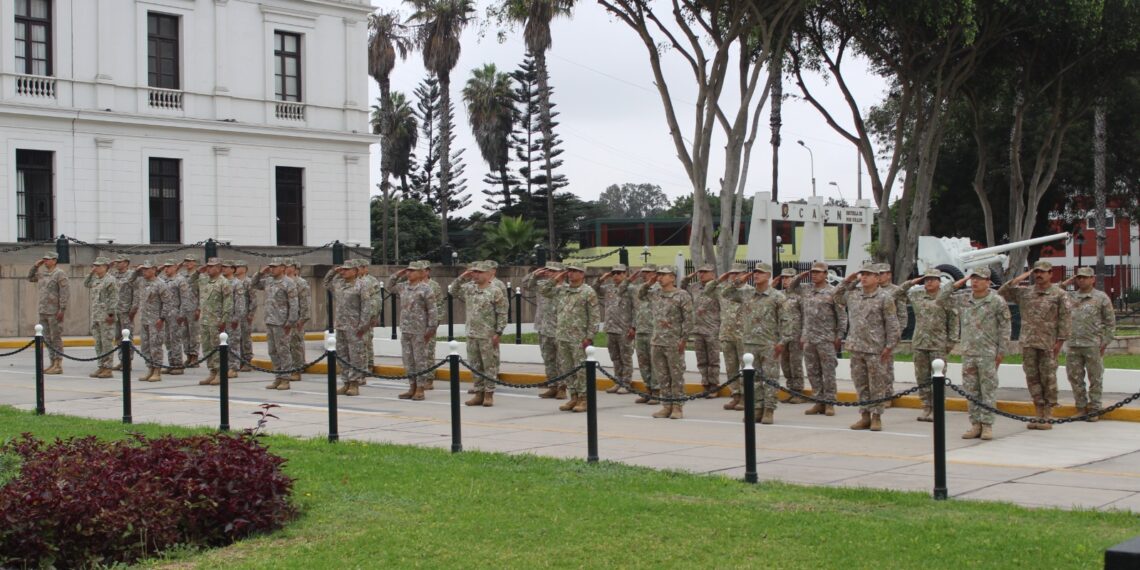 Representante en Perú de KONRAD ADENAUER STIFTUNG participó de la ceremonia de izamiento del pabellón nacional realizado en la ESGE-EPG