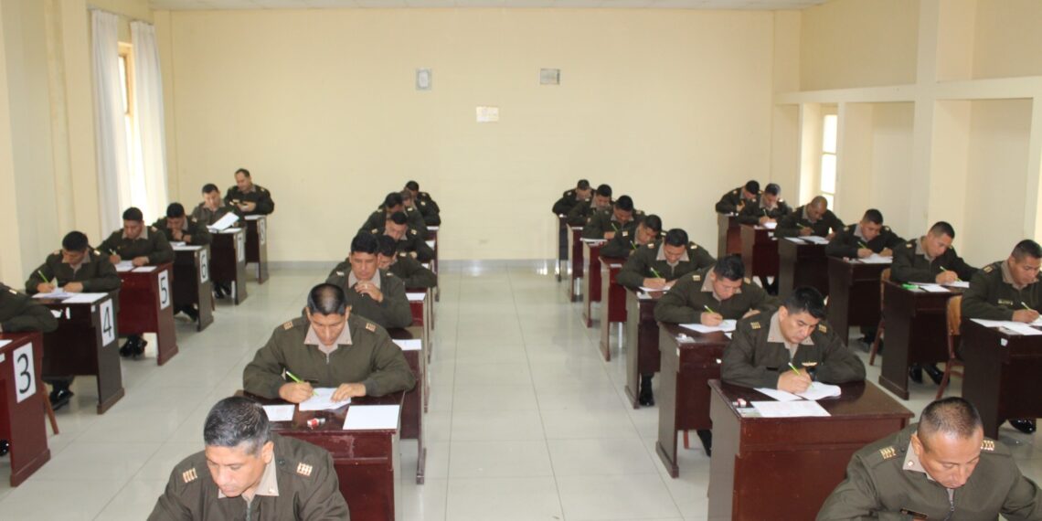 Oficiales postulantes a la XIII Maestría en Ciencias Militares rindieron examen de psicotécnico