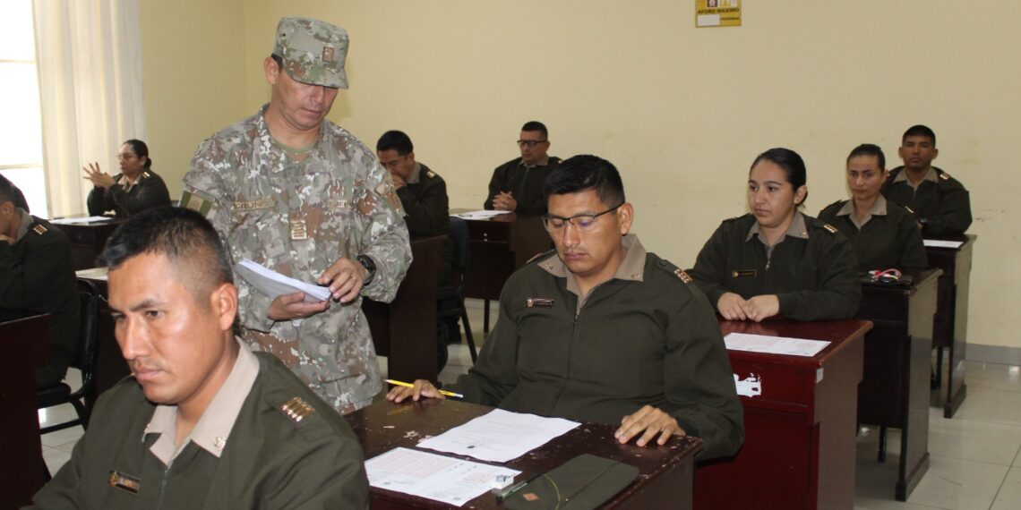 Oficiales postulantes a la XIII Maestría en Ciencias Militares rindieron examen de psicotécnico