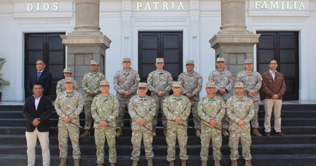 El Sr. General de Brigada Rojo Alzamora Luis, Sub jefe de la JEMGE junto a Oficiales Generales, visitaron las instalaciones de esta Casa Superior de Estudios