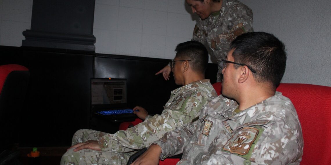 Alumnos de la XI Maestría en Ciencias Militares son capacitados en el manejo de GEOVISOR del Instituto Geográfico Nacional, para su uso en las actividades de planeamiento