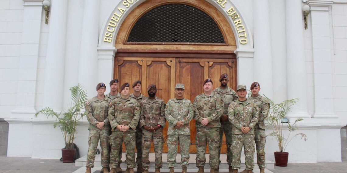 Integrantes de la Security Force Assistance Brigade (SFAB) – US Army impartieron conocimientos y experiencias sobre su participación en apoyo a la población ante desastres.