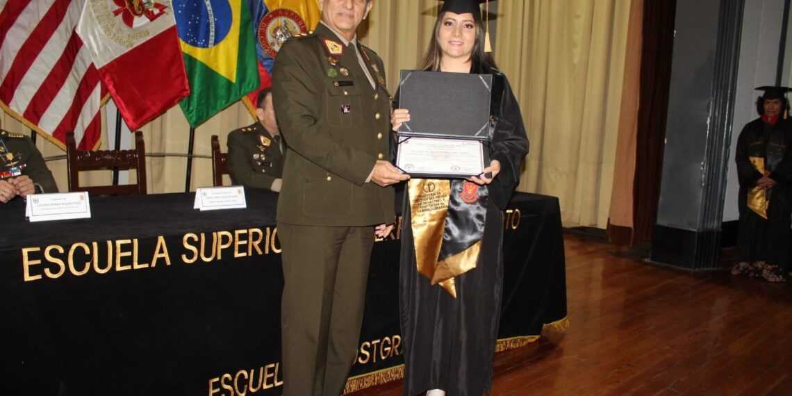 Profesionales civiles y militares participaron de su ceremonia de clausura de la maestría en Gestión del Riesgo de Desastres y Adaptación al Cambio Climático