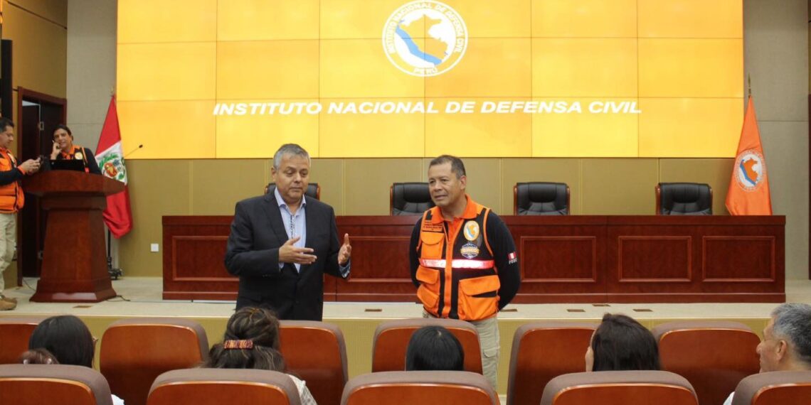 Visita de estudio de los alumnos de la I Maestría de Gestión de Riesgo de Desastres y Adaptación al cambio climático al Centro de Operaciones de Emergencia Nacional (COEN)