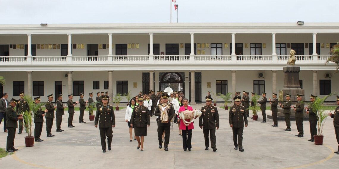 Santísima imagen del Divino Niño Jesús visita a la Escuela Superior de Guerra del Ejercito – Escuela de Postgrado
