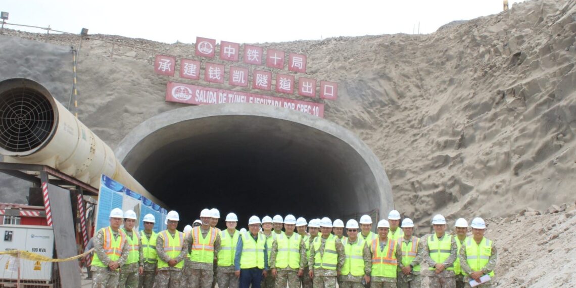 Visita de estudio a Cosco Shipping Ports Chancay Perú a cargo del Programa de Alto Mando del Ejército