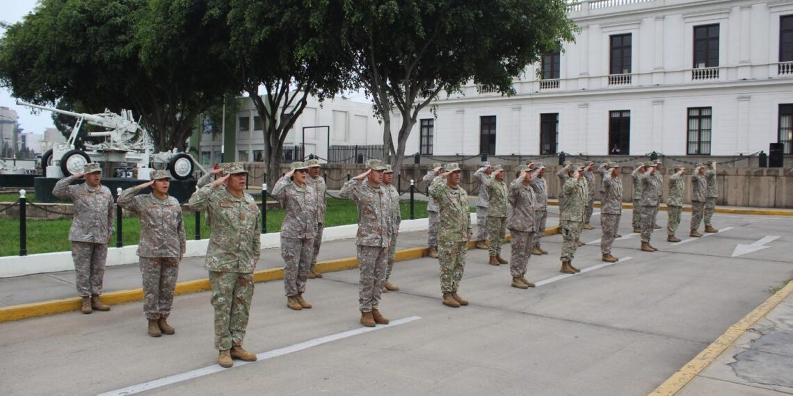 Ceremonia de izamiento del Pabellón Nacional con motivo de la conmemoración del 202 aniversario de creación de la Marina de Guerra del Perú y el 144 aniversario del Combate Naval de Angamos