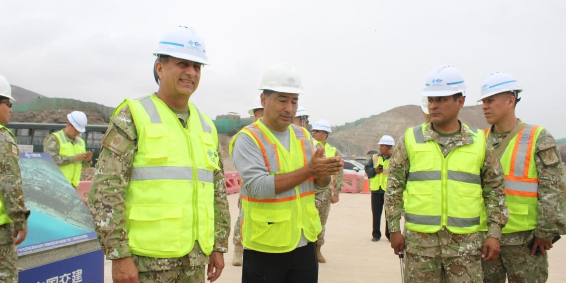 Visita de estudio a Cosco Shipping Ports Chancay Perú a cargo del Programa de Alto Mando del Ejército