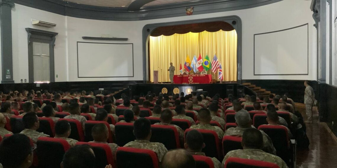 El Inspector General del Ejército realizó la visita de Inspección a la ESGE-EPG