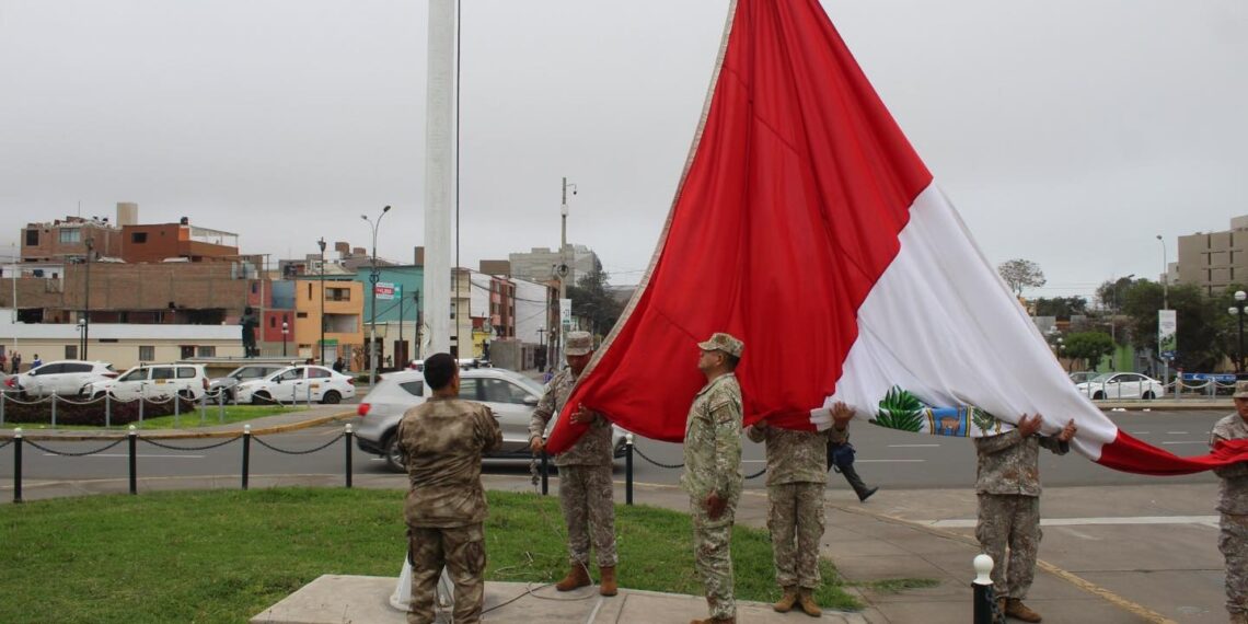 Ceremonia de izamiento del Pabellón Nacional con motivo de la conmemoración del 202 aniversario de creación de la Marina de Guerra del Perú y el 144 aniversario del Combate Naval de Angamos