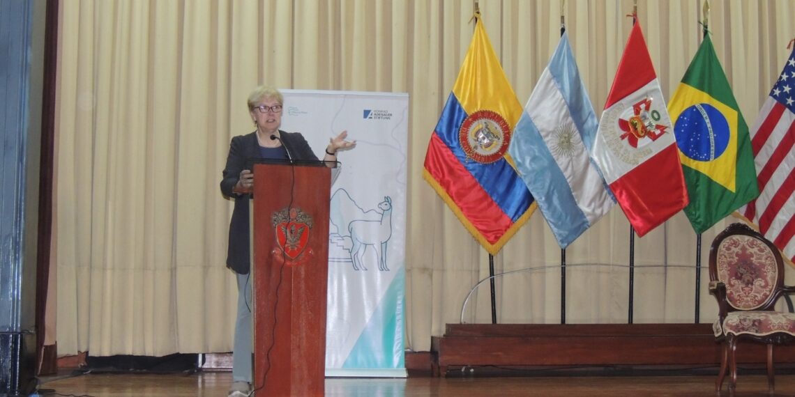 Conferencia magistral “La guerra Rusa contra Ucrania: Un desafío a la comunidad internacional”