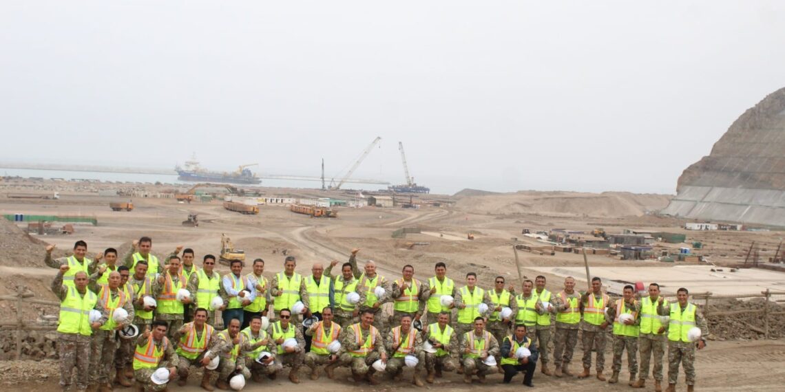 Visita de estudio a Cosco Shipping Ports Chancay Perú a cargo del Programa de Alto Mando del Ejército
