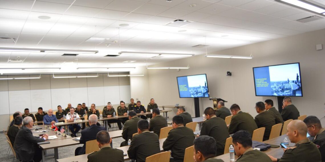 El Programa de Alto Mando del Ejército visitó el Unite State Army War College en Pensilvania EEUU.