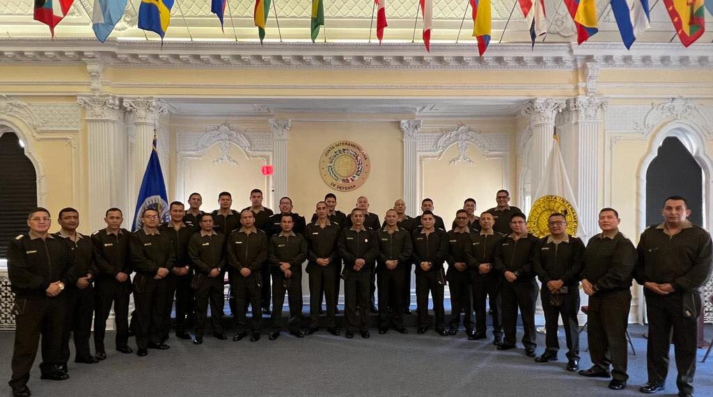 Escuela Superior de Guerra del Ejército – Escuela de Postgrado y los oficiales alumnos del Programa de Alto Mando del Ejército realizan visita a la Junta Interamericana de Defensa en Washington D. C – EEUU