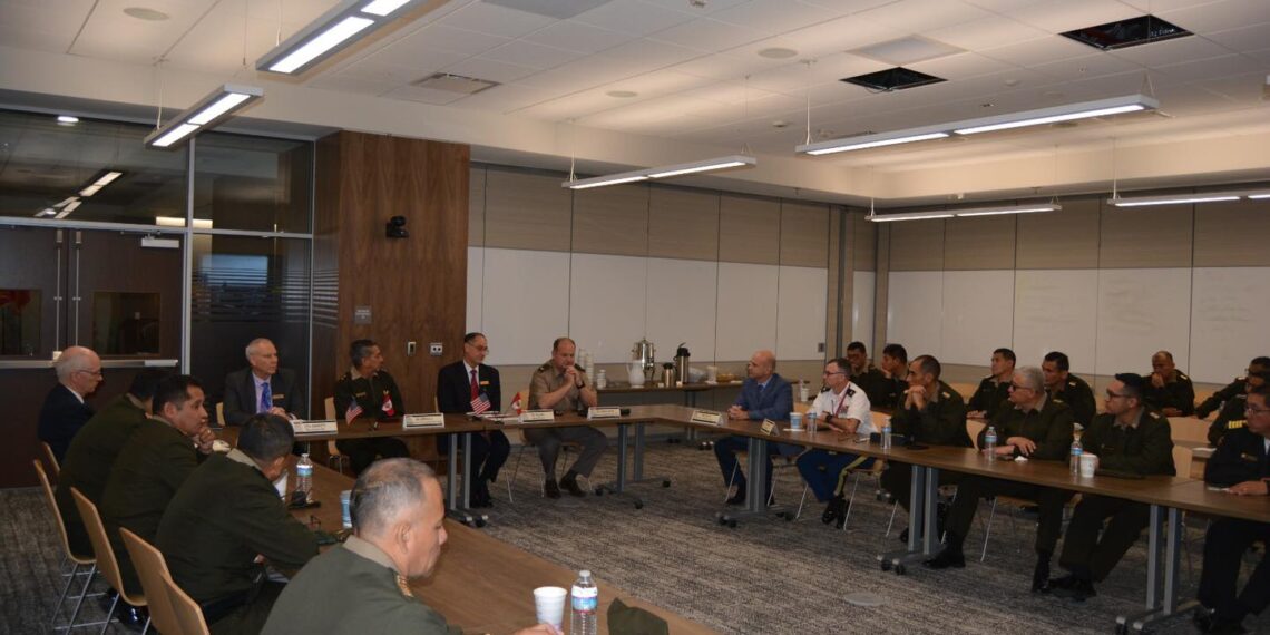 El Programa de Alto Mando del Ejército visitó el Unite State Army War College en Pensilvania EEUU.