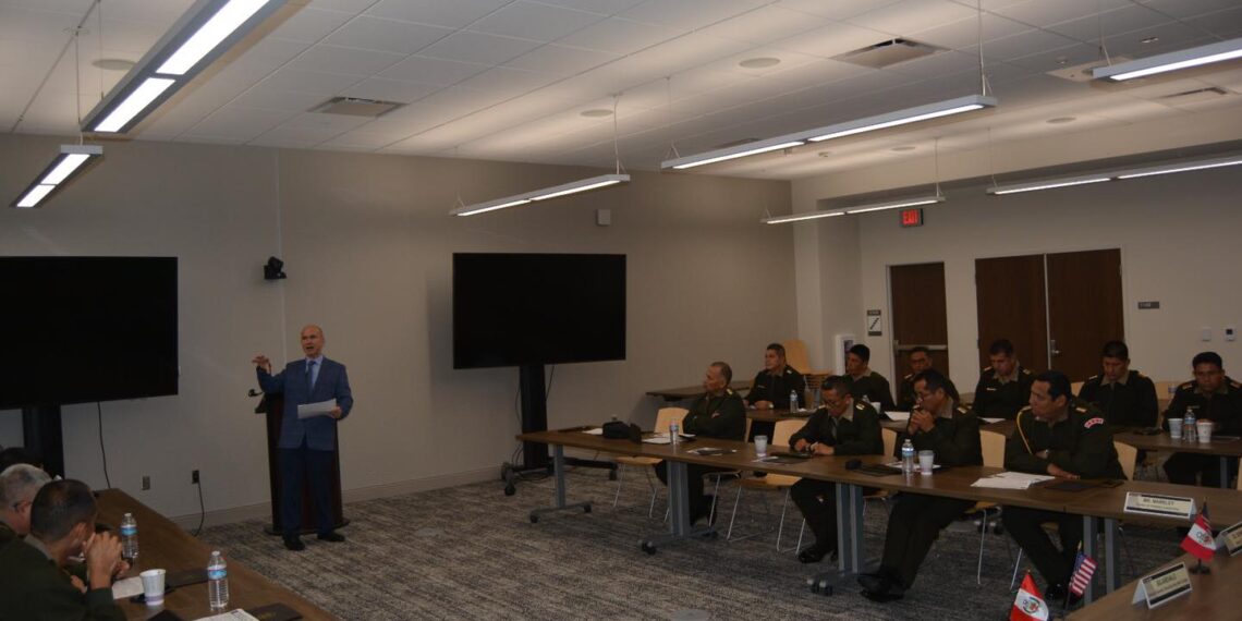 El Programa de Alto Mando del Ejército visitó el Unite State Army War College en Pensilvania EEUU.