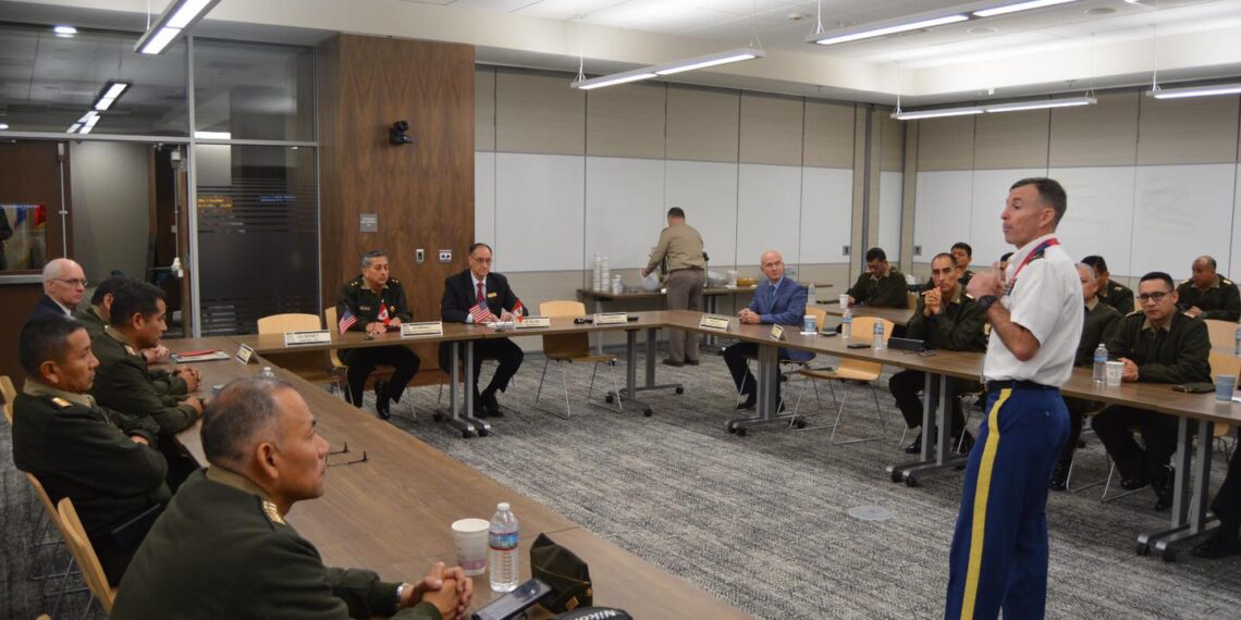 El Programa de Alto Mando del Ejército visitó el Unite State Army War College en Pensilvania EEUU.