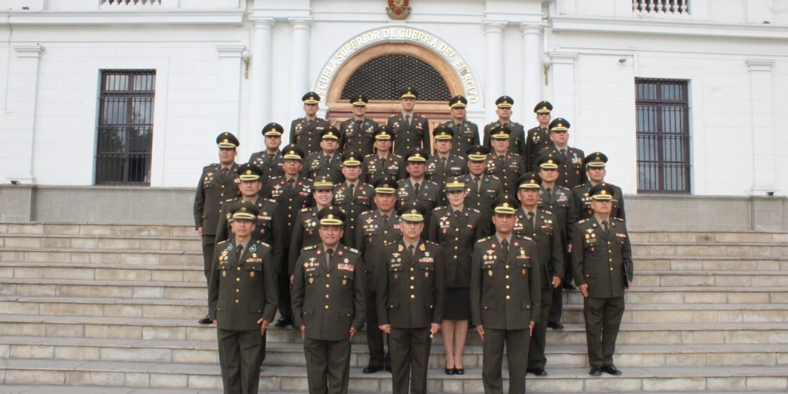 Oficiales alumnos del Módulo de Comando y Estado Mayor Conjunto participaron de su ceremonia de clausura.