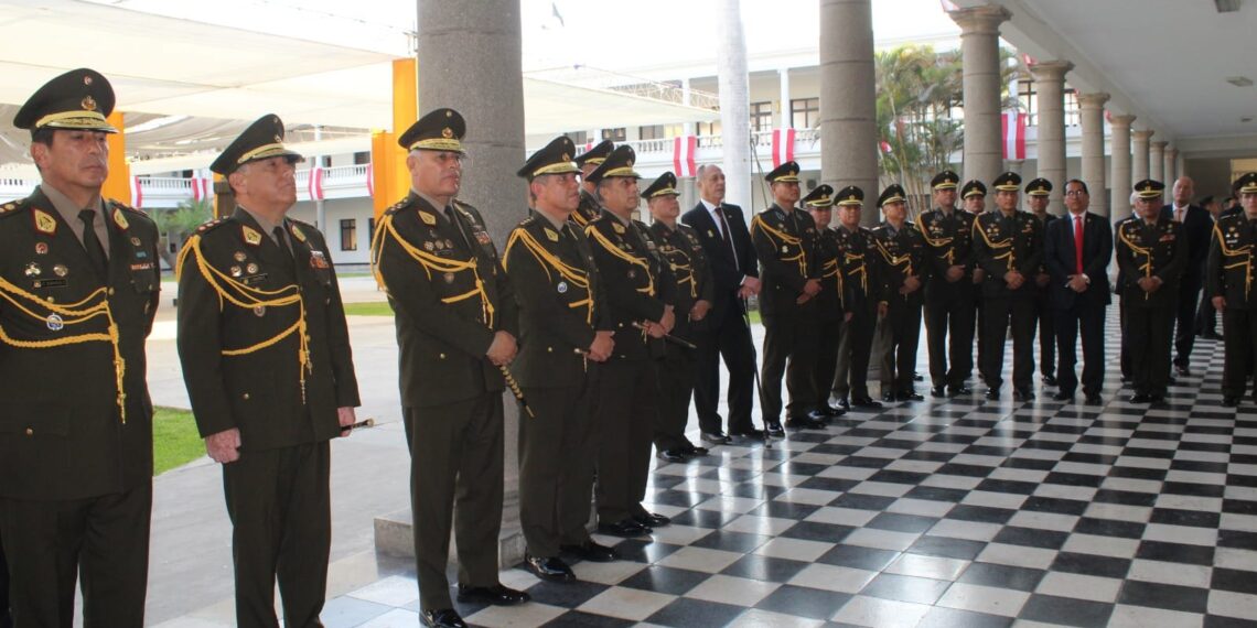 Ceremonia de graduación del XIV Programa de Alto Mando del Ejército.