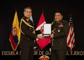 La ESGE – EPG realizó el reconocimiento al docente más destacado de la XI y XII Maestría en Ciencias Militares.