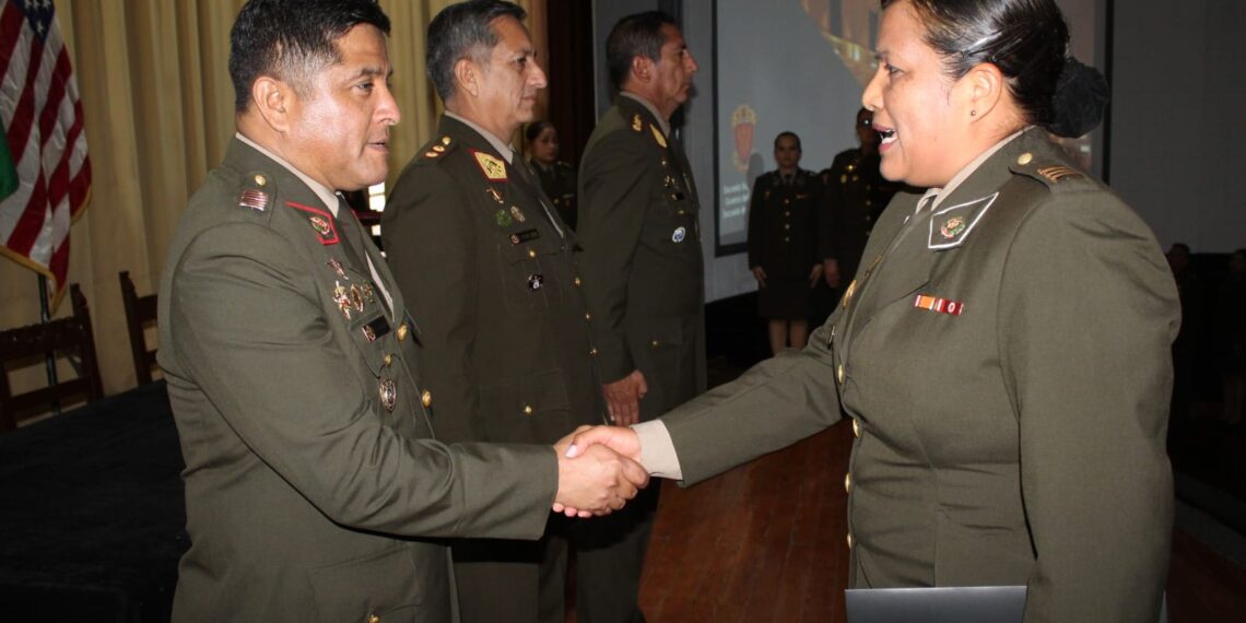 Ceremonia de Clausura del Diplomado de Técnica y Estado Mayor Administrativo.