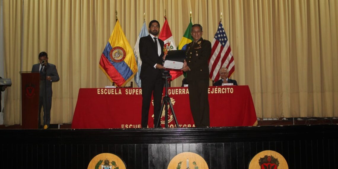 En la ESGE – EPG se llevó a cabo la presentación del libro “AÑO NUEVO DEL TERROR – CRONOLOGÍA SANGRIENTE Y OCULTA».