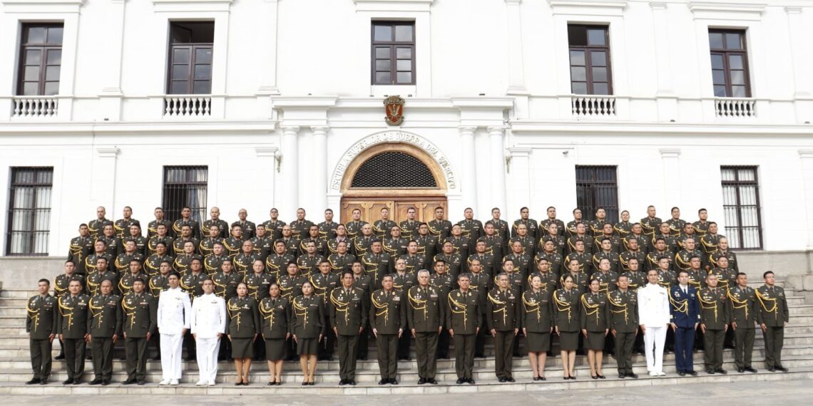 Ceremonia de clausura del LXVII Programa de Comando y Estado Mayor en la ESGE-EPG.
