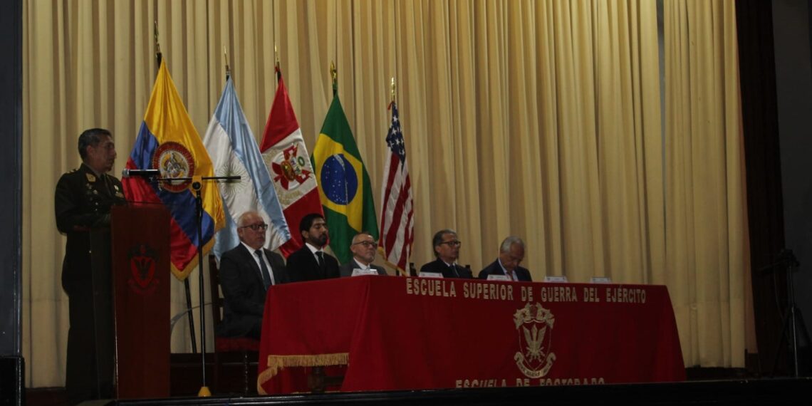 En la ESGE – EPG se llevó a cabo la presentación del libro “AÑO NUEVO DEL TERROR – CRONOLOGÍA SANGRIENTE Y OCULTA».