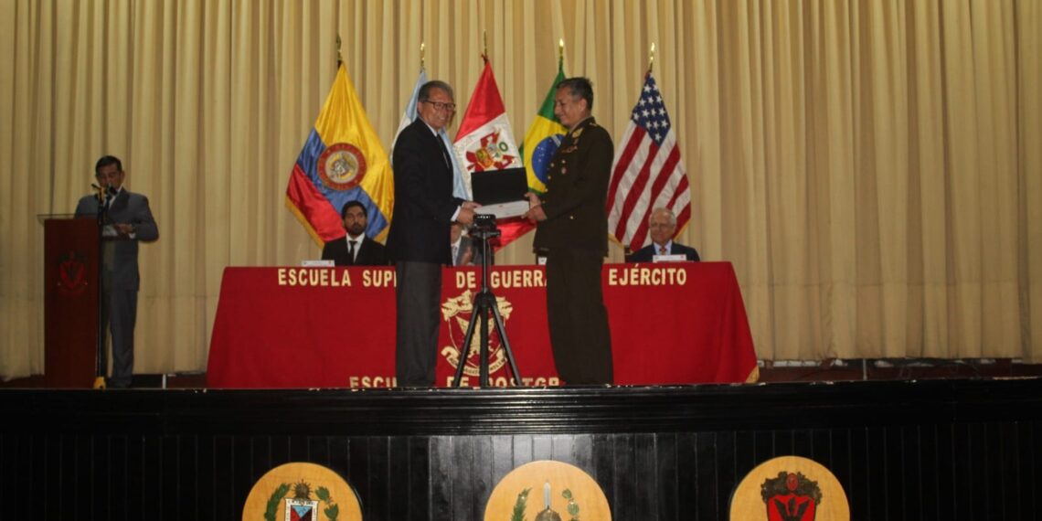 En la ESGE – EPG se llevó a cabo la presentación del libro “AÑO NUEVO DEL TERROR – CRONOLOGÍA SANGRIENTE Y OCULTA».