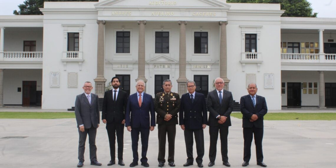 En la ESGE – EPG se llevó a cabo la presentación del libro “AÑO NUEVO DEL TERROR – CRONOLOGÍA SANGRIENTE Y OCULTA».