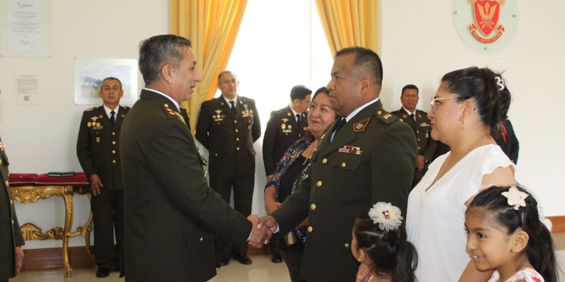 La Escuela Superior de Guerra del Ejército – Escuela de Postgrado, realizó una ceremonia de reconocimiento al Tco 2da Técnico en Mecánica Automotriz Walter Olazabal Aquino, por su pase a la situación militar de retiro, evento protocolar donde se le hizo entrega de una placa recordatoria.