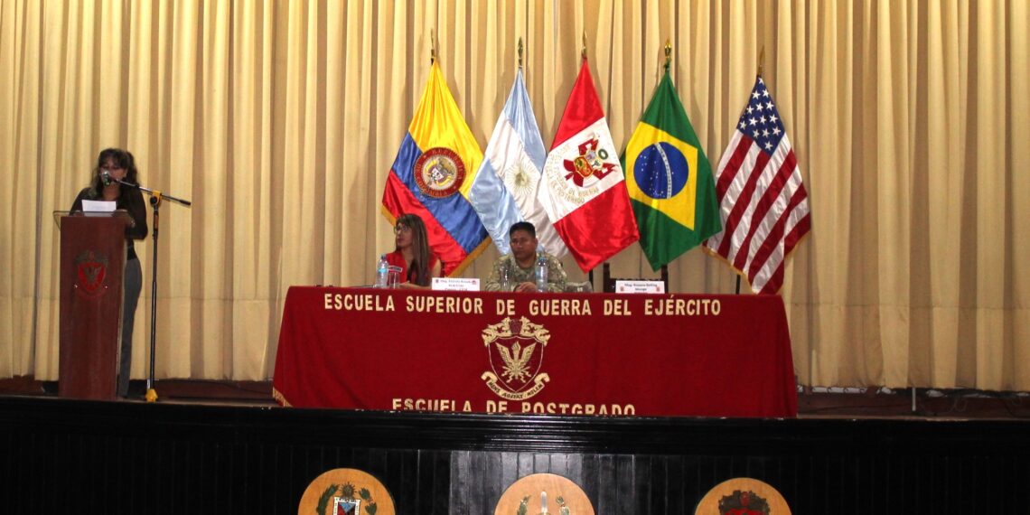 ESCUELA SUPERIOR DE GUERRA DEL EJÉRCITO BRINDA CHARLA SOBRE VIOLENCIA FAMILIAR Y PERSONAS VULNERABLES A LOS DIFERENTES PROGRAMAS DE LA ESGE – EPG.