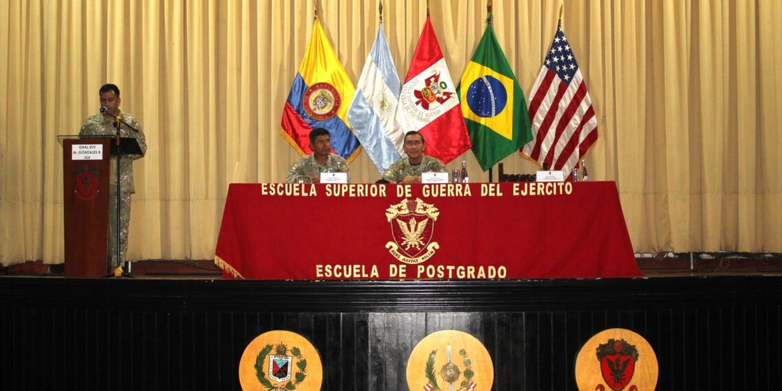 CONFERENCIA MAGISTRAL “TERRORISMO Y OTROS ILÍCITOS EN EL VRAEM” A CARGO DEL SEÑOR GENERAL DE DIVISIÓN MIGUEL GONZALES BOJÓRQUEZ, INSPECTOR GENERAL DEL EJÉRCITO