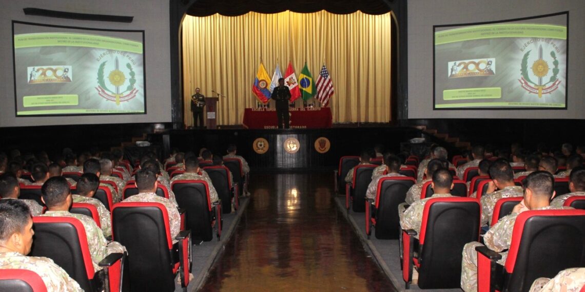 CONFERENCIA MAGISTRAL “PLAN DE TRANSFORMACIÓN INSTITUCIONAL” A CARGO DEL SEÑOR GENERAL DE DIVISIÓN ORESTES MARTÍN VARGAS ORTIZ, JEFE DEL ESTADO MAYOR GENERAL DEL EJÉRCITO