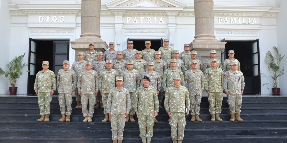 CONFERENCIA MAGISTRAL “TERRORISMO Y OTROS ILÍCITOS EN EL VRAEM” A CARGO DEL SEÑOR GENERAL DE DIVISIÓN MIGUEL GONZALES BOJÓRQUEZ, INSPECTOR GENERAL DEL EJÉRCITO
