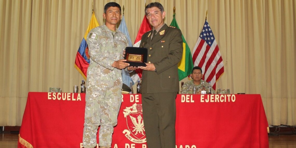 CONFERENCIA MAGISTRAL “PLAN DE TRANSFORMACIÓN INSTITUCIONAL” A CARGO DEL SEÑOR GENERAL DE DIVISIÓN ORESTES MARTÍN VARGAS ORTIZ, JEFE DEL ESTADO MAYOR GENERAL DEL EJÉRCITO