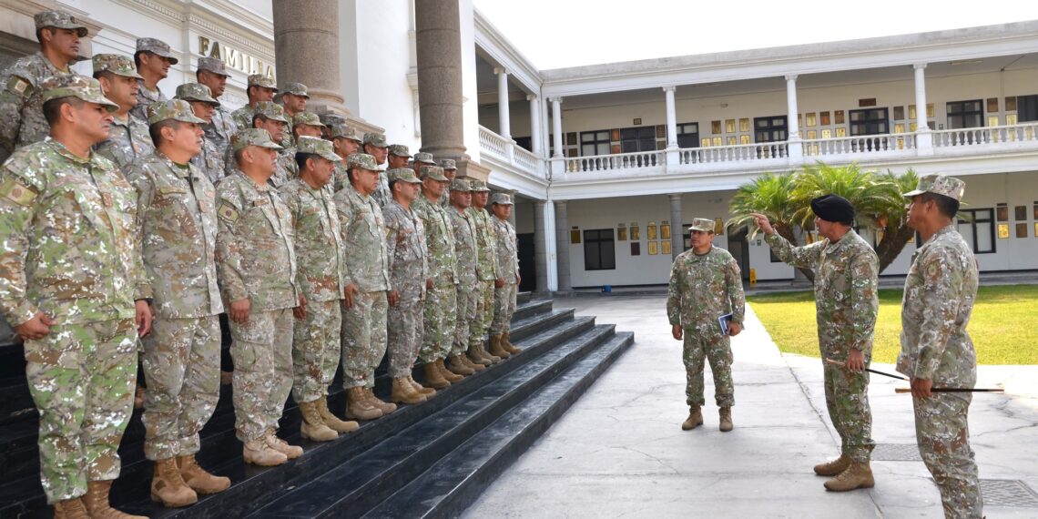CONFERENCIA MAGISTRAL “TERRORISMO Y OTROS ILÍCITOS EN EL VRAEM” A CARGO DEL SEÑOR GENERAL DE DIVISIÓN MIGUEL GONZALES BOJÓRQUEZ, INSPECTOR GENERAL DEL EJÉRCITO