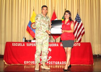 ESCUELA SUPERIOR DE GUERRA DEL EJÉRCITO BRINDA CHARLA SOBRE VIOLENCIA FAMILIAR Y PERSONAS VULNERABLES A LOS DIFERENTES PROGRAMAS DE LA ESGE – EPG.