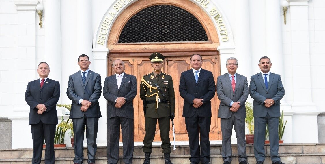 RECONOCIMIENTO DEL SR GENERAL DE BRIGADA JUAN KENNETH VALVERDE VIRHUEZ COMO DIRECTOR DE LA ESCUELA SUPERIOR DE GUERRA DEL EJÉRCITO- EPG