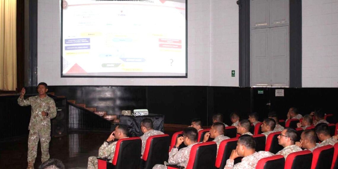 CONFERENCIA SOBRE CONTROL INTERNO A LOS ALUMNOS DE LOS DIFERENTES PROGRAMAS DE LA ESCUELA SUPERIOR DE GUERRA DEL EJÉRCITO- EPG